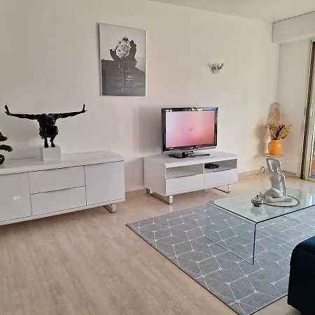 Апартаменты Magnificent 2p With Terrace And Stunning Sea View Канны